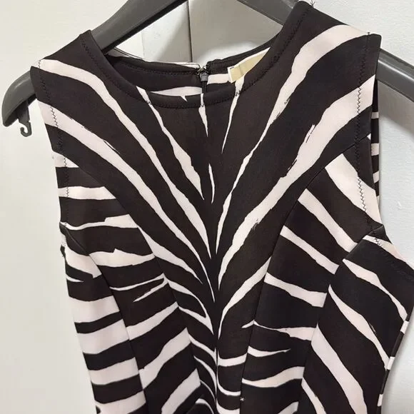 Michael Kors Scuba Flare Sleeveless Dress in Zebra Print. Size Small. - Picture 4 of 5